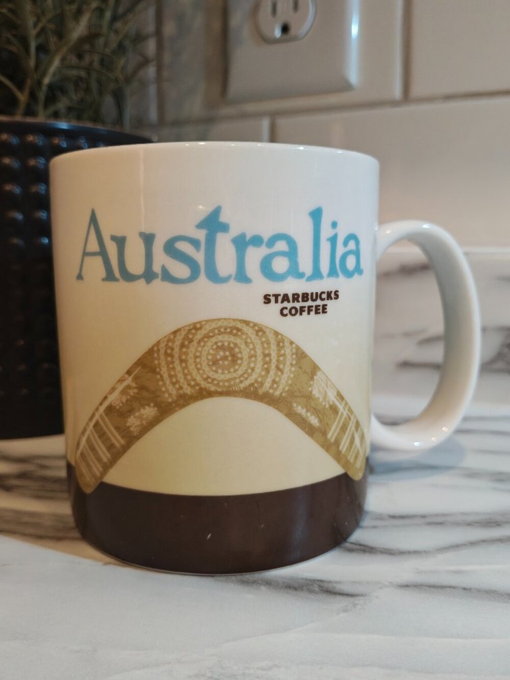 Starbucks Global Icon Series Australia Mug 16 oz Brown Gold Collectible Coffee